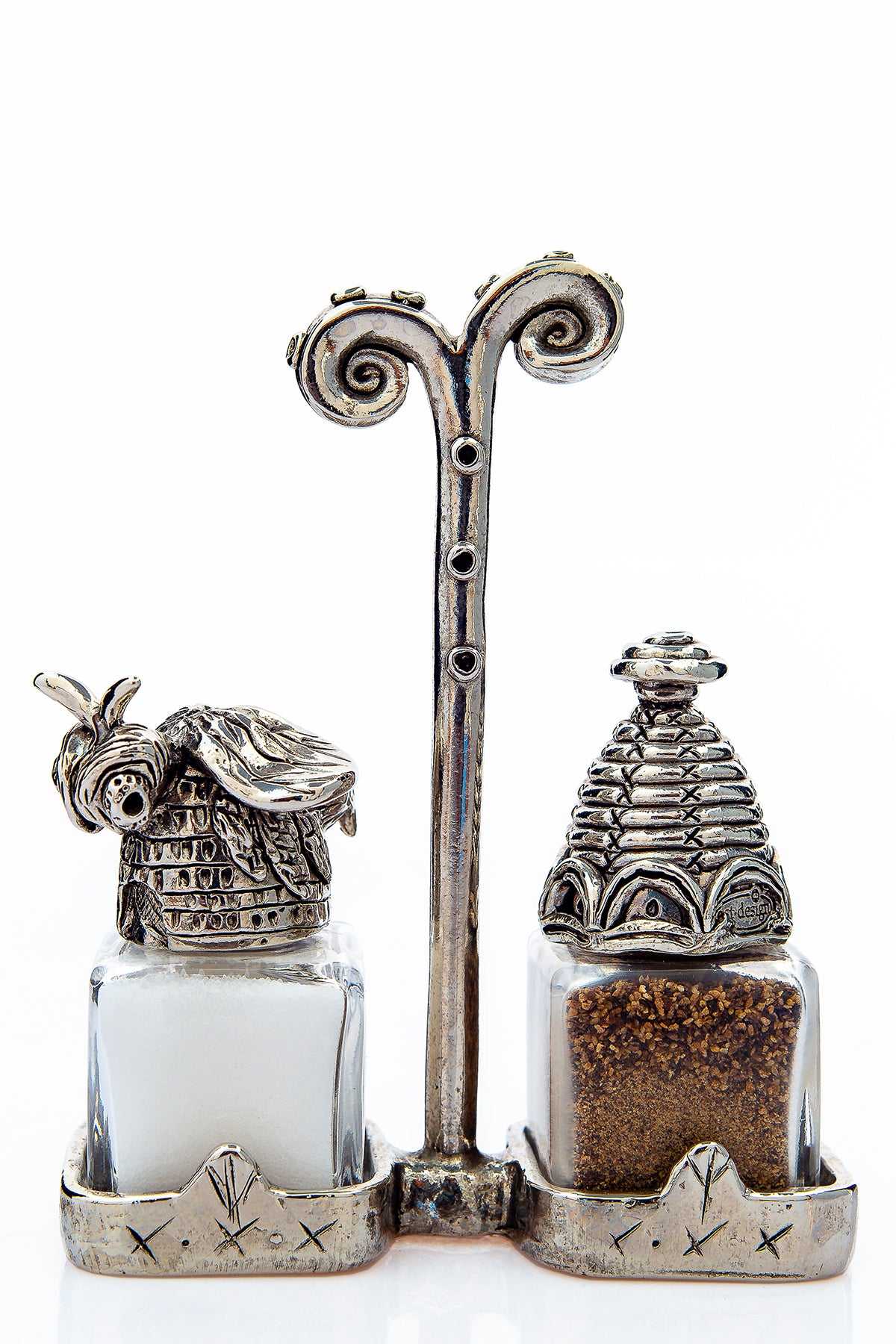 Bee and Beehive salt and pepper shakers with a Renaissance carrier, handcrafted by German artist Thomas Leiblein. American pewter, made in the USA.