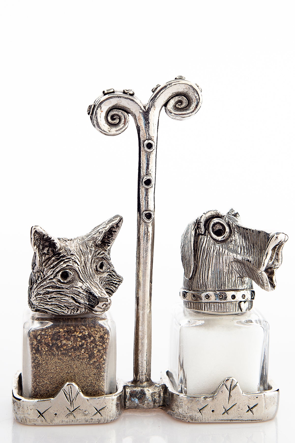 Fox and the Hound salt and pepper shakers with a Renaissance carrier, handcrafted by German artist Thomas Leiblein. American pewter, made in the USA.