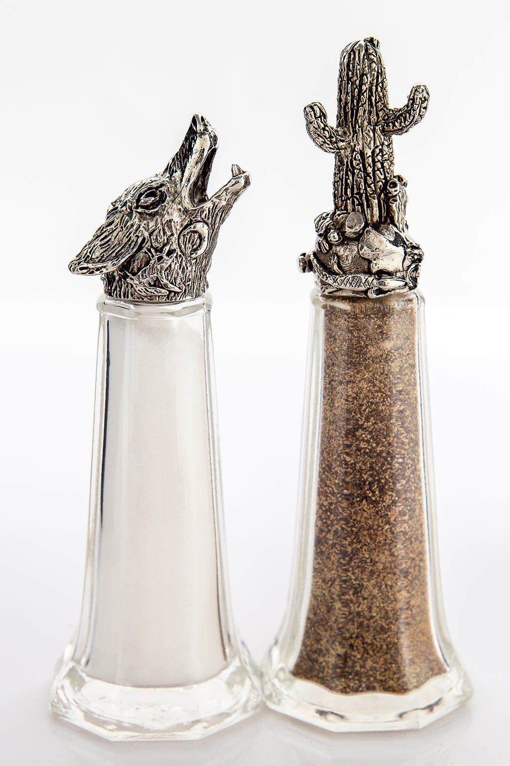 Howling Coyote salt and pepper shaker set, handcrafted by German artist Thomas Leiblein. American pewter, made in the USA.