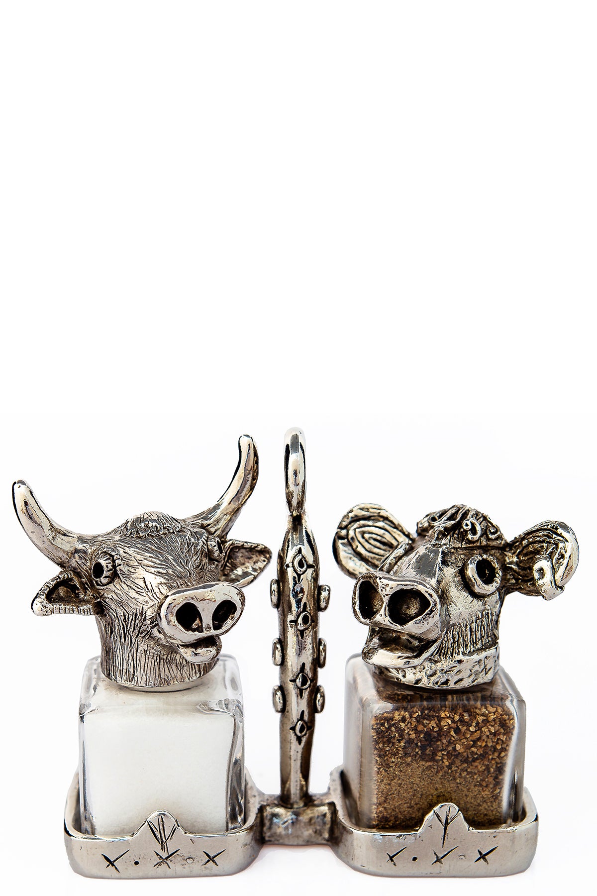 Bull and Cow salt and pepper shakers with a basket carrier, handcrafted by German artist Thomas Leiblein. American pewter, made in the USA.