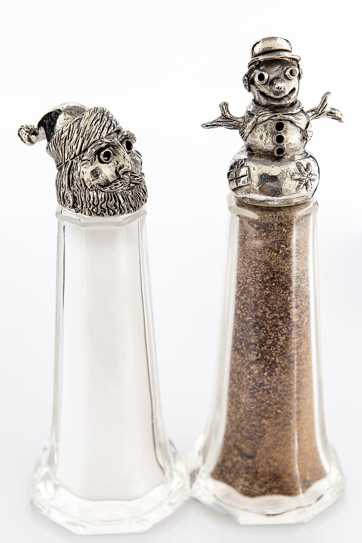 Santa Claus and Snowman salt and pepper shaker set, handcrafted by German artist Thomas Leiblein. American pewter, made in the USA.