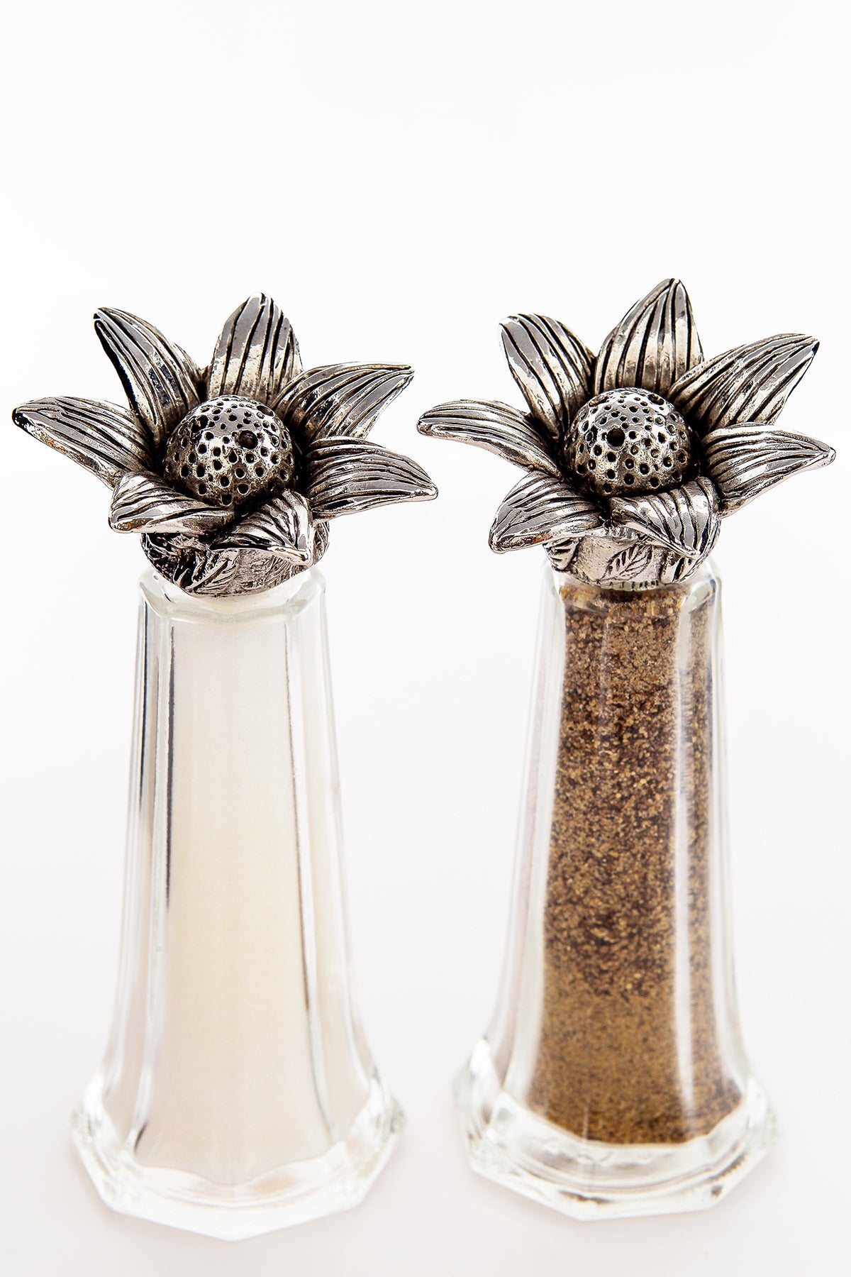 Sunflower salt and pepper shaker set, handcrafted by German artist Thomas Leiblein. American pewter, made in the USA.